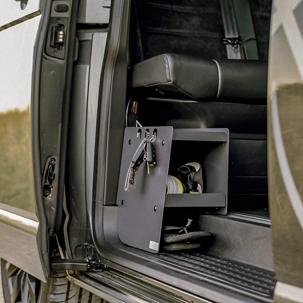 busboxx-camper-organizer-shoeboxx-schuhregal-vw-t5-t6-beifahrerseite image 3