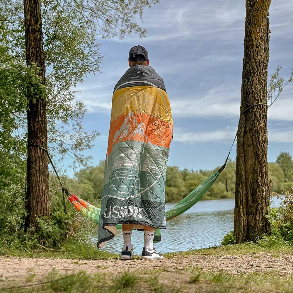 busboxx-voited-cloudtouch-campingdecke-4-in-1-explore image 4