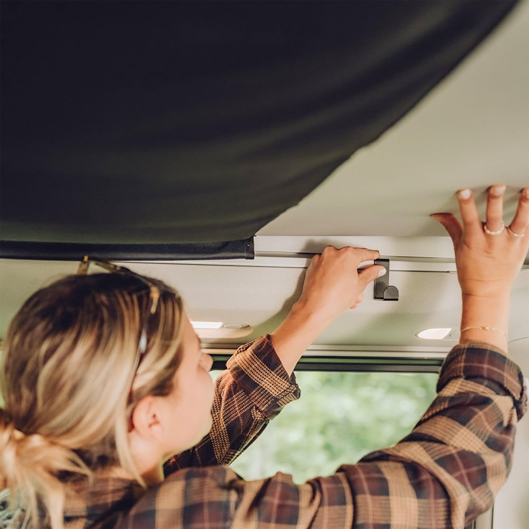 busboxx-camper-haken-schlafdach-2er-vw-t5-t6-stahl image 3